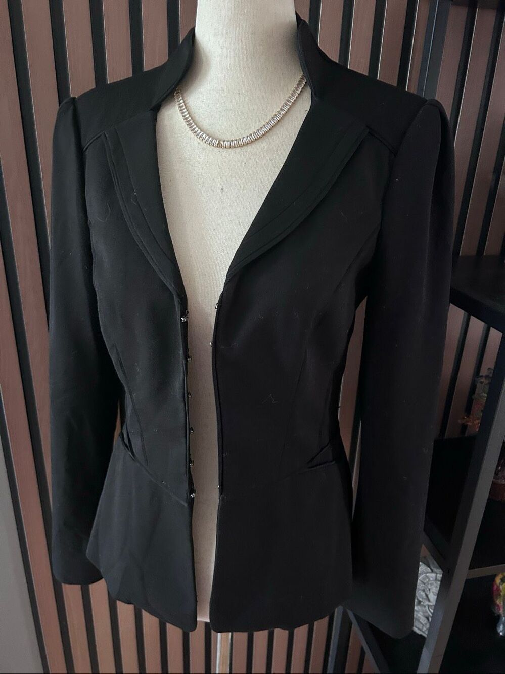 White House black market black blazer size 2 for fitting stylish work attire
